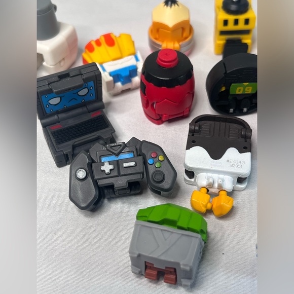 Transformers BotBot Toy Bundle - Picture 14 of 16